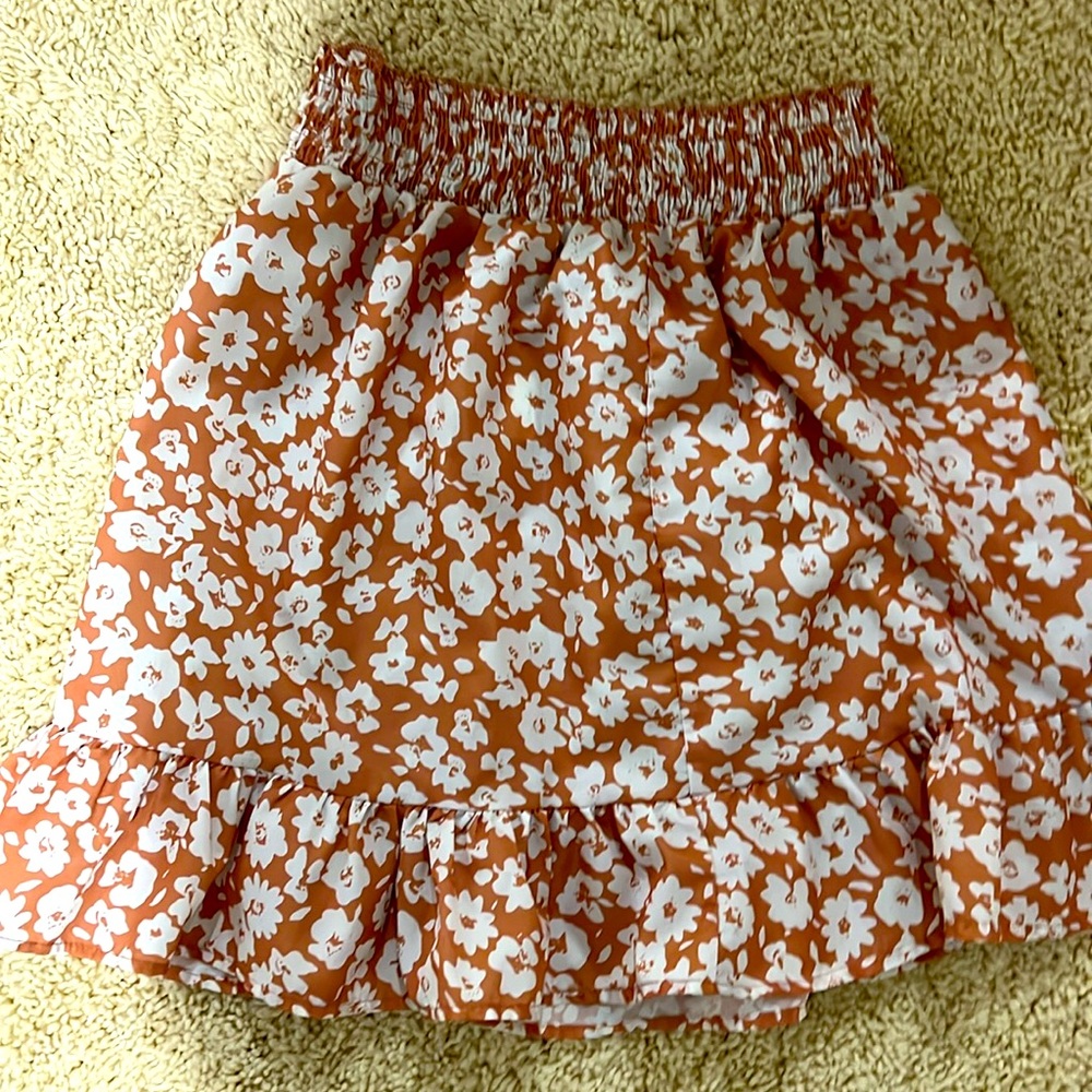 Mini skirt - Picture 2 of 2